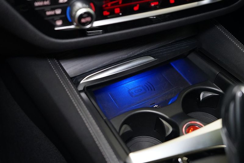 BMW Řada 5 M550i xDrive, Nezávislé, Laser - fotka 41 z 50