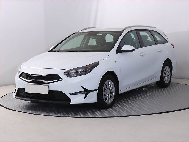 Kia Ceed (2023) 1.5 T-GDI, Serv.kniha - fotka 2 z 18