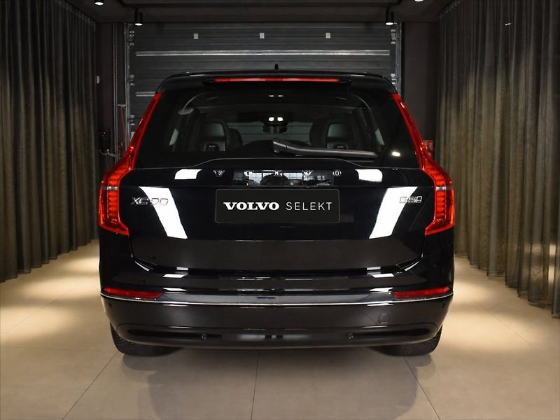 Volvo XC90 2,0 B5 AWD Plus - fotka 5 z 24
