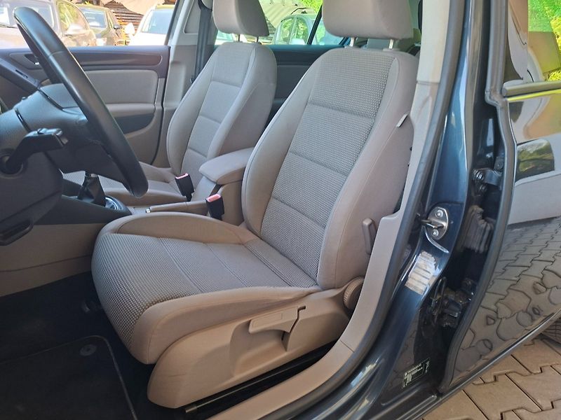 Volkswagen Golf (2009) 2.0TDI 103kW 4MOT -TAŽ.ZAŘ. - fotka 19 z 44