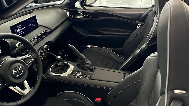 Mazda MX-5 (2026) 1.5 l G132 Homura Soft Top - fotka 6 z 20