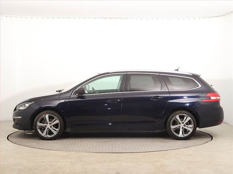 Peugeot 308 (2015) 1.2 e-THP, Serv.kniha, Navi - fotka 3 z 13