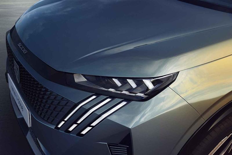 Peugeot E-5008
