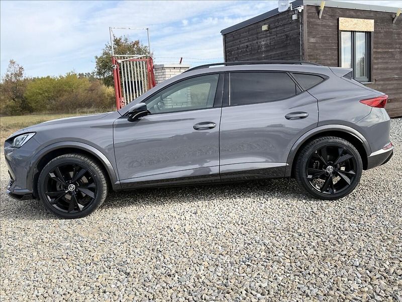 Cupra Formentor 1,5 TSI 110kW DSG NOVÉ ZIMNÍ - fotka 8 z 23