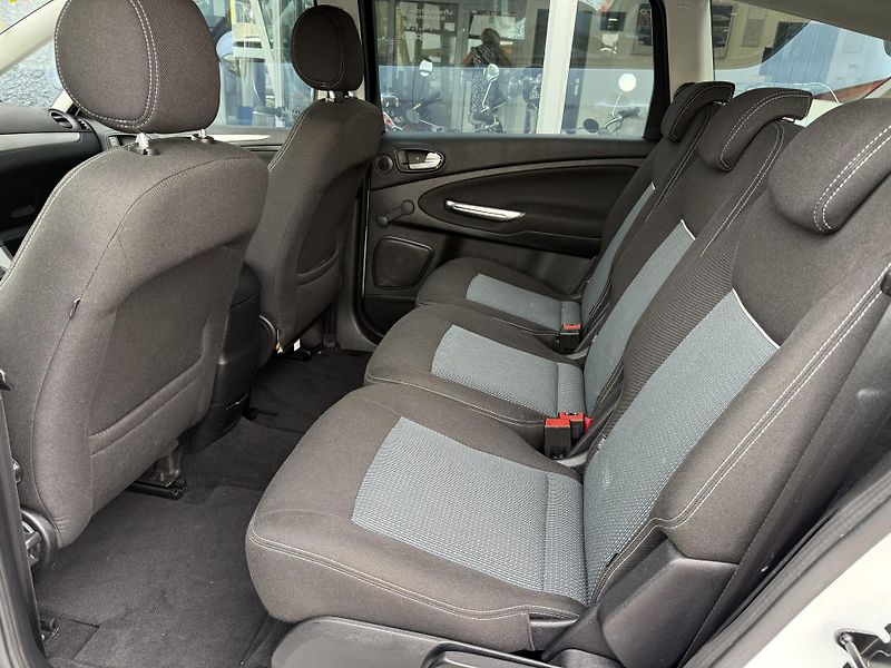 Ford S-MAX 1,6 SCTi AKCE ! - fotka 16 z 27