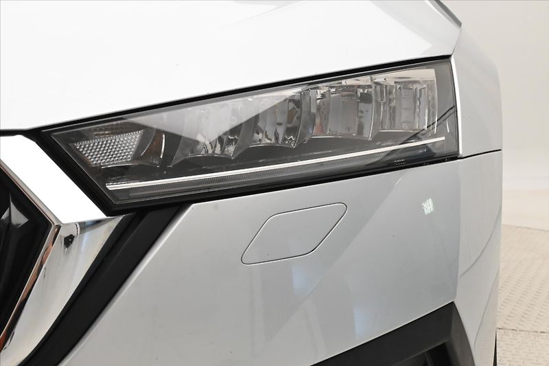 Škoda Octavia 2,0 TDI 85 kW Ambition Záruka - fotka 28 z 30