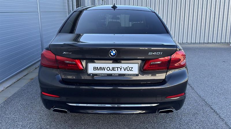 BMW Řada 5 540xi LuxuryLine ČR 1.majitel - fotka 8 z 20