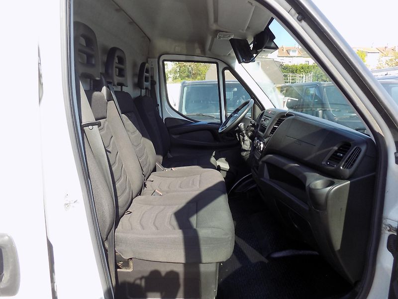 Iveco Daily 35-150 AUTOKLIMA, TAŽNÉ - fotka 25 z 37