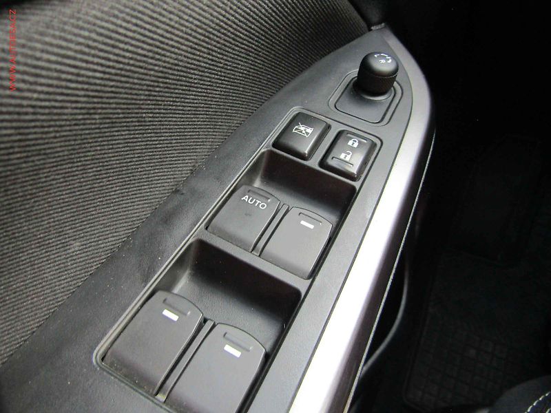 Suzuki Vitara (2021) 1.4 BoosterJet 4x4, 1.maj,ČR - fotka 21 z 21