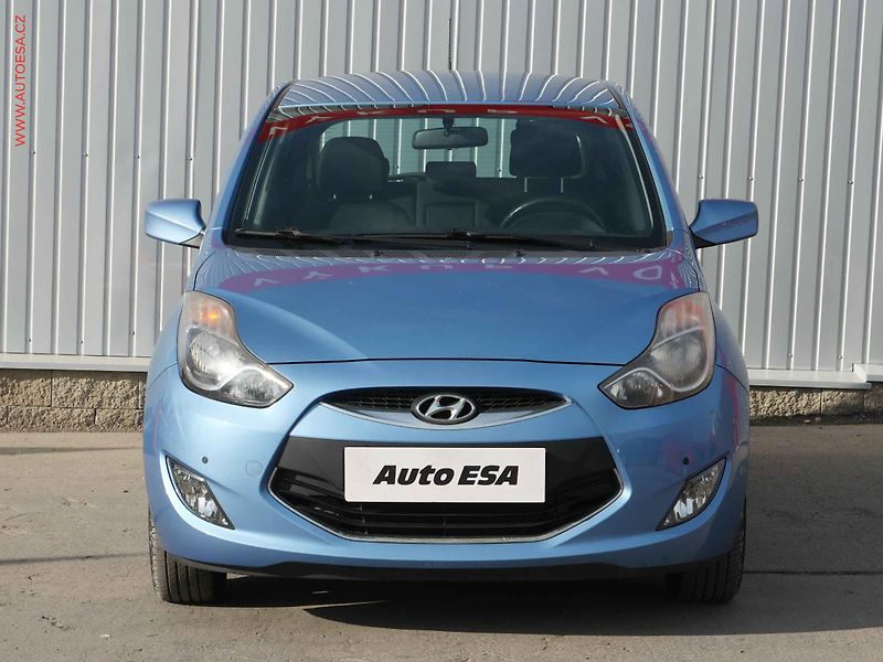 Hyundai ix20 (2012) 1.4i, ČR, AC, park.asist - fotka 2 z 17