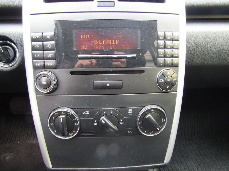Mercedes-Benz Třídy A (2007) CDI 80kW AUTOMAT - fotka 33 z 48