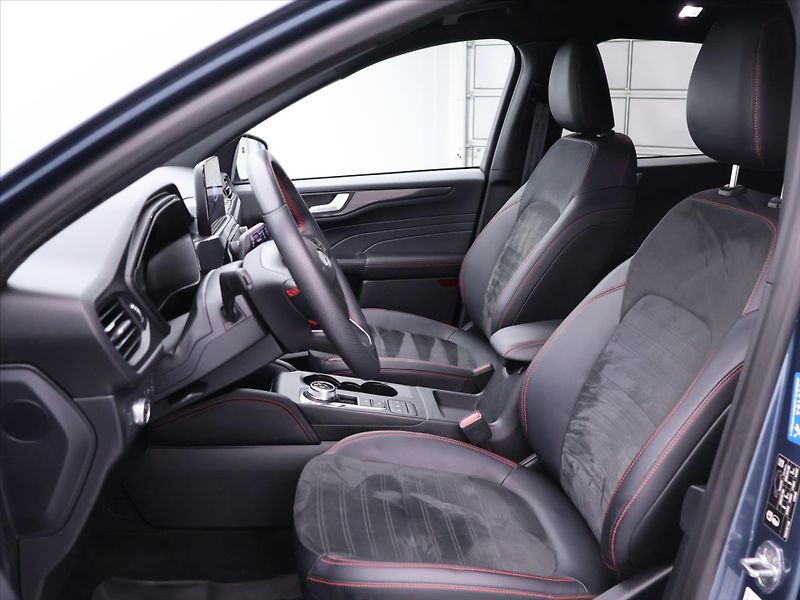 Ford Kuga 2,5 DT 112kW Hybrid CZ LED 4X4 - fotka 11 z 31