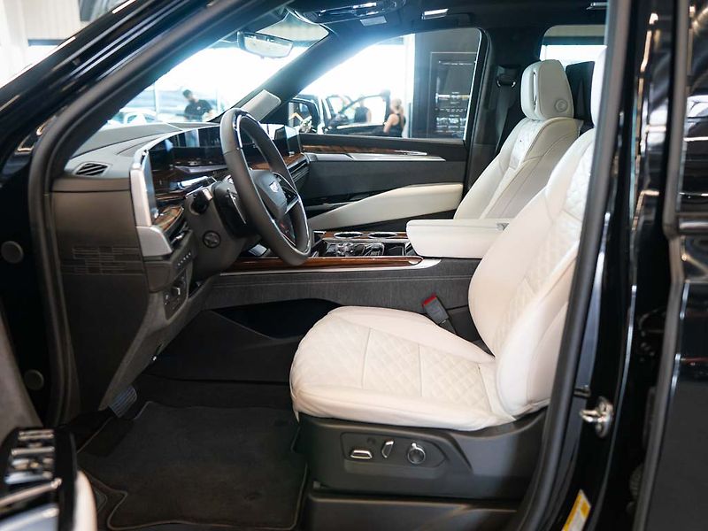 Cadillac Escalade (2026) 6.2 ESV Sport Platinum 2026 - fotka 16 z 45
