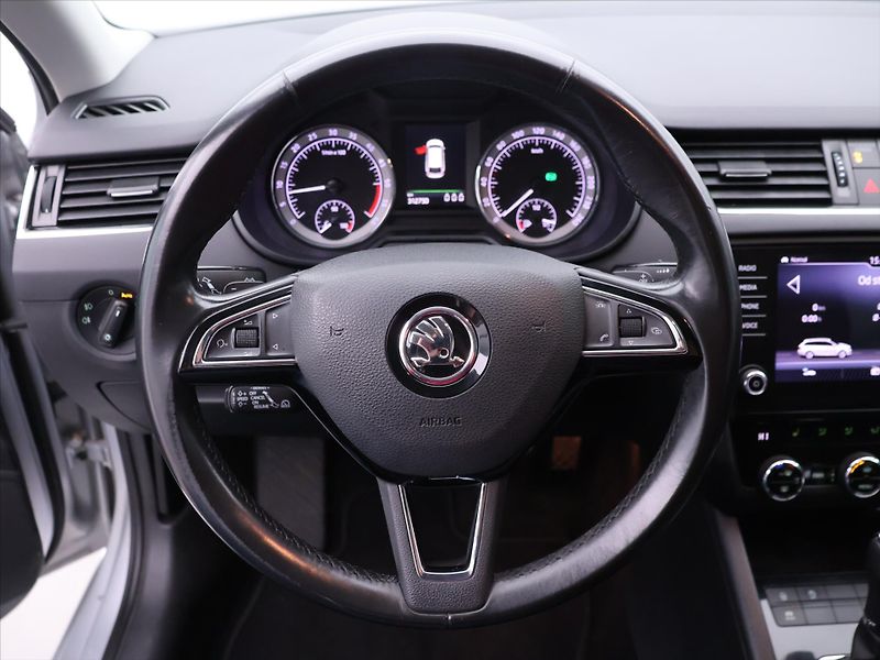 Škoda Octavia 2,0 TDI 110kW DSG CZ Style DPH - fotka 16 z 35