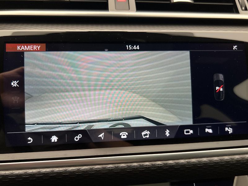 Land Rover Range Rover Velar D300 SE AUT - fotka 49 z 53