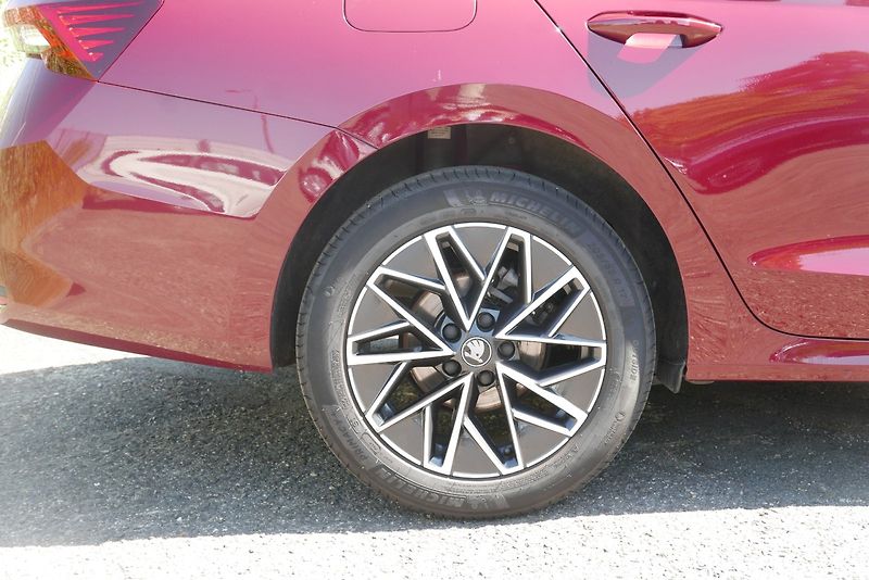 Škoda Octavia (2025) 1.5 TSI 85 kW M6° Top Selectio - fotka 31 z 34