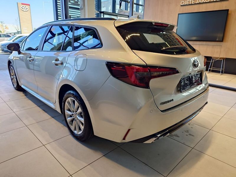 Toyota Corolla Touring Sports 1.8 Comfort Tec - fotka 5 z 10