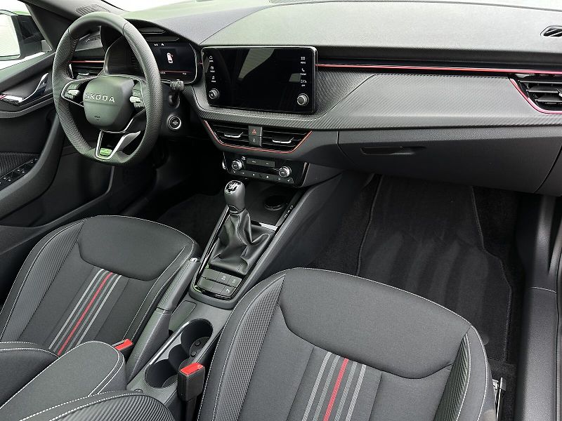Škoda Kamiq 1.0TSi Monte Carlo 116PS Matri - fotka 42 z 45
