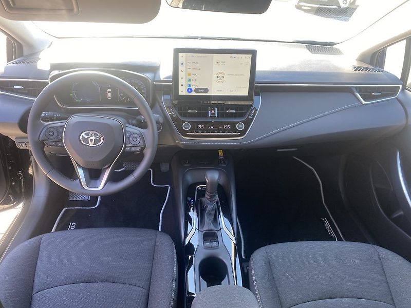 Toyota Corolla 1.8 Hybrid CVT Style - fotka 15 z 27
