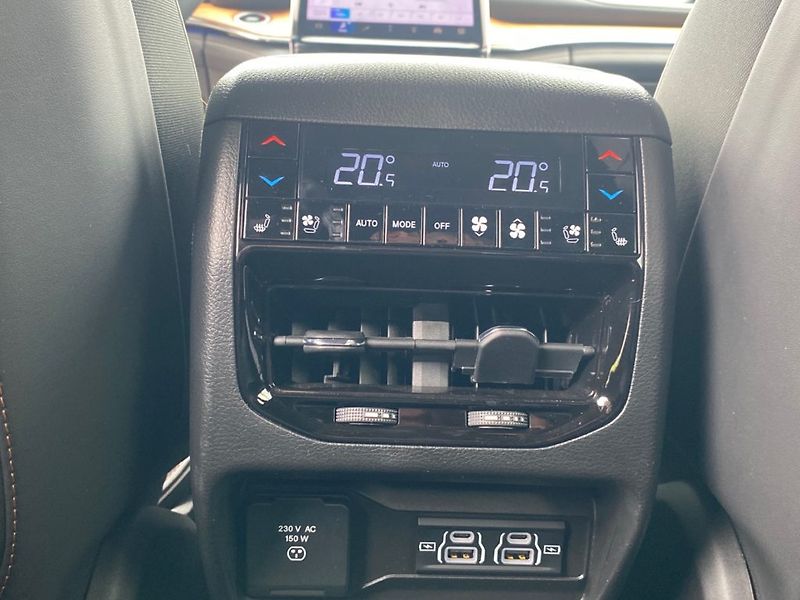 Jeep Grand Cherokee (2025) Summit Reserve 2,0(280kW)BA+EL - fotka 30 z 39