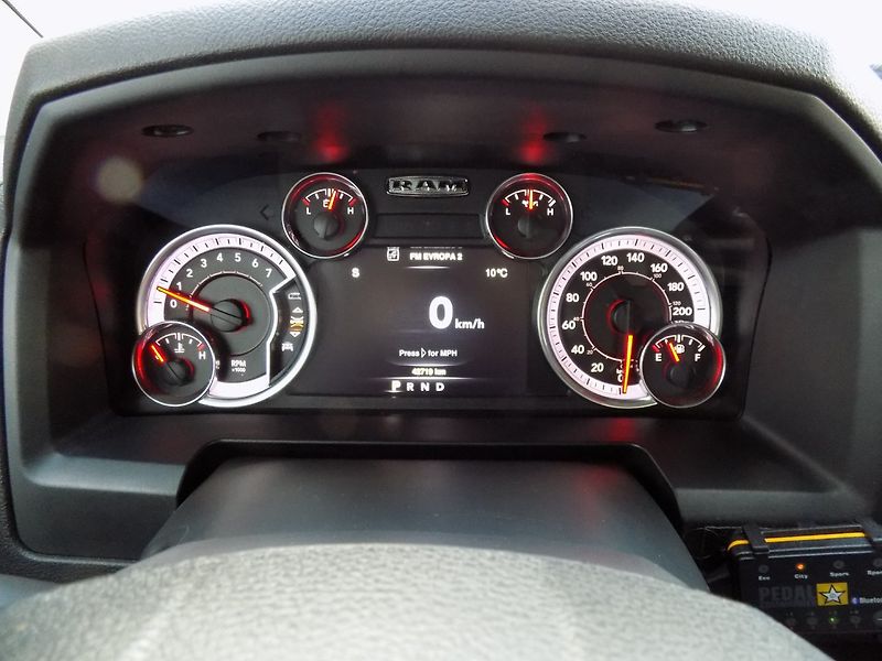 Dodge RAM 1500 (2022) 5.7 HEMI/CREW CAB/ČR/DPH/LED/ - fotka 28 z 40