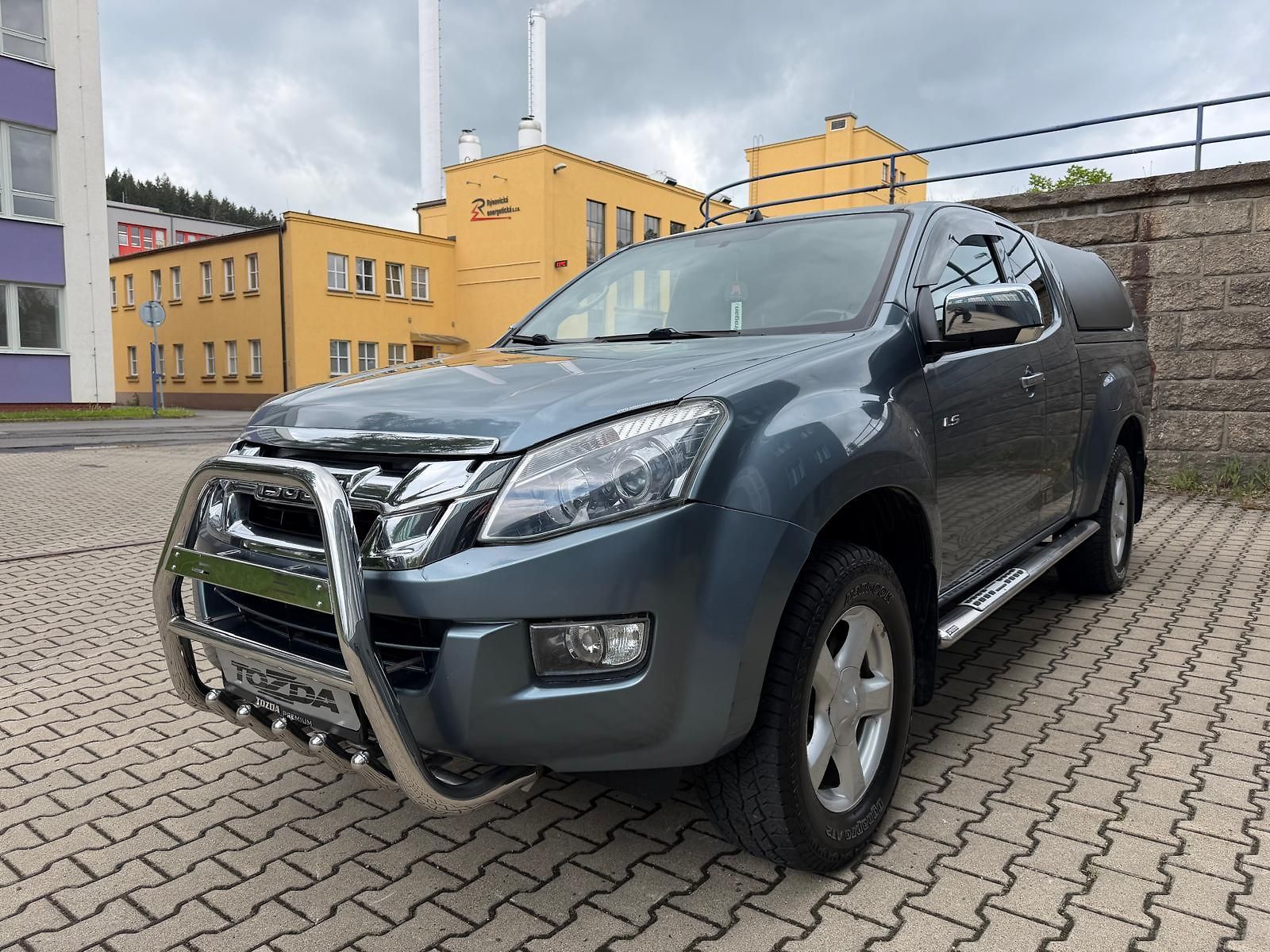 Isuzu D-Max TwinTurbo 4x4 / tažné 3500 kg