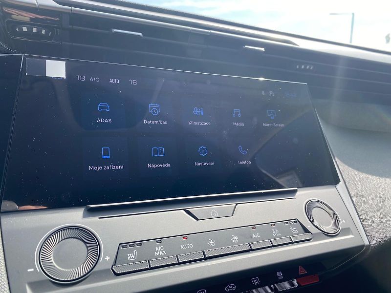 Peugeot 408 (2026) ALLURE Hybrid 145 e-DCS6 - fotka 21 z 28