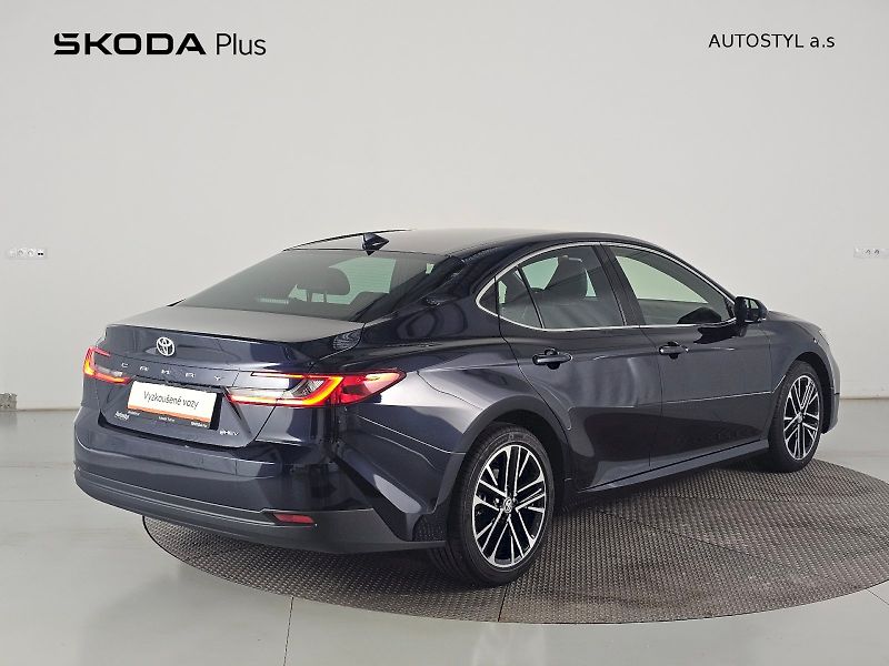 Toyota Camry (2025) 2.5 HEV 230k PRESTIGE - fotka 2 z 30
