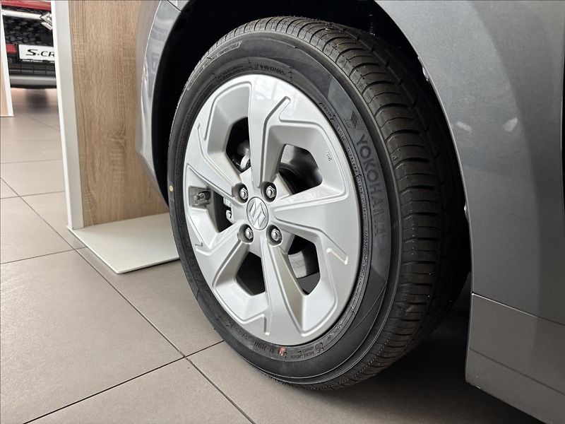 Suzuki Swift (2026) 1,2   PREMIUM HYBRID CVT - fotka 14 z 14