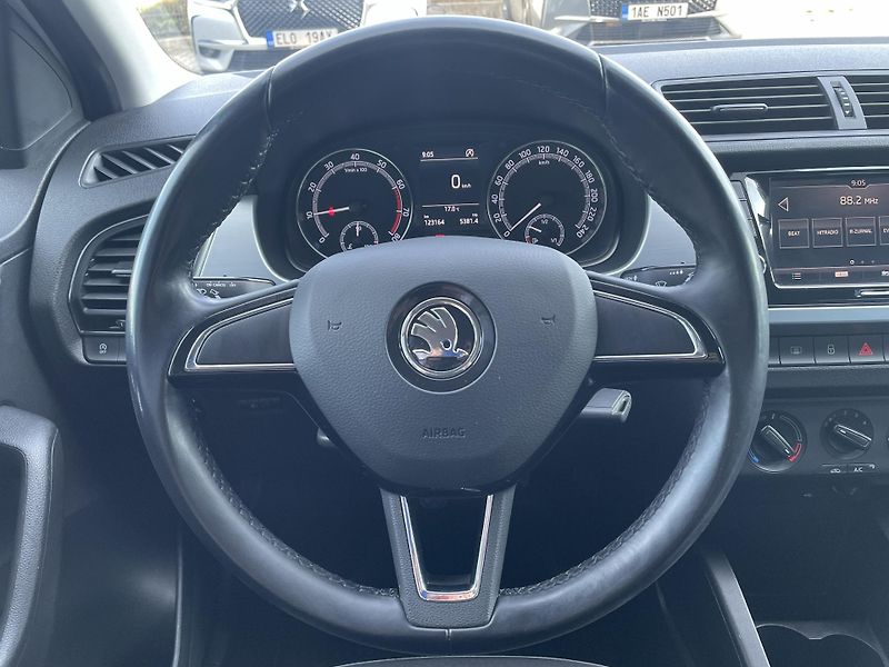 Škoda Fabia AMBITION 1.0 TSI 81 kW  - fotka 11 z 20