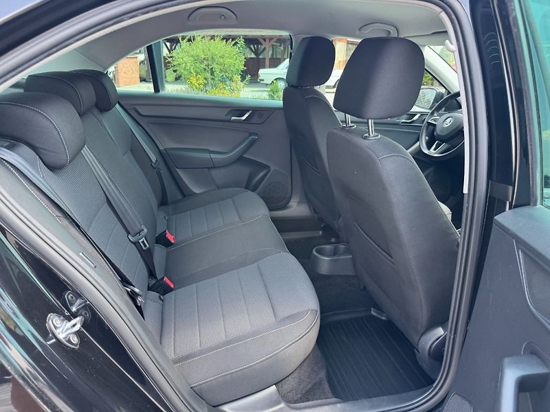 Škoda Rapid (2014) Elegance 1.2 TSI 77kW - fotka 24 z 35
