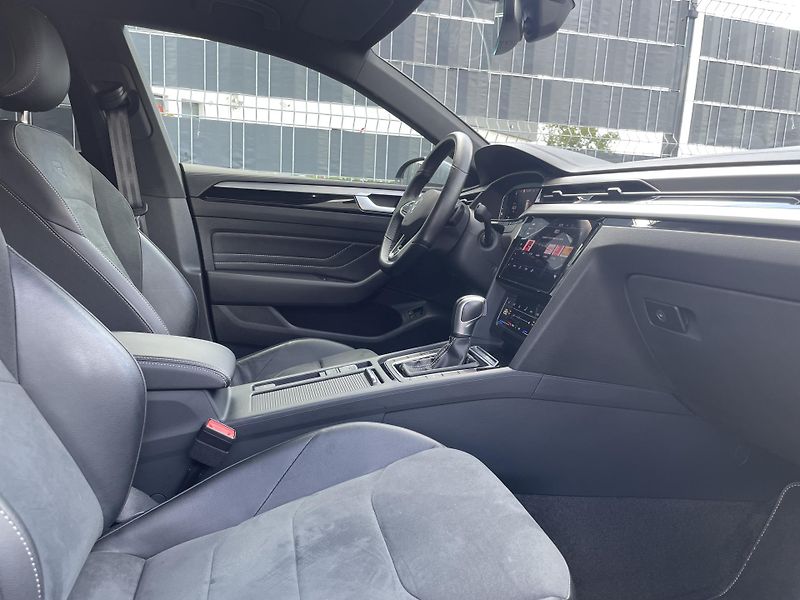 Volkswagen Arteon Shooting Brake (2022) 1.4 TSI E-HYBRID R-LINE DSG - fotka 13 z 38