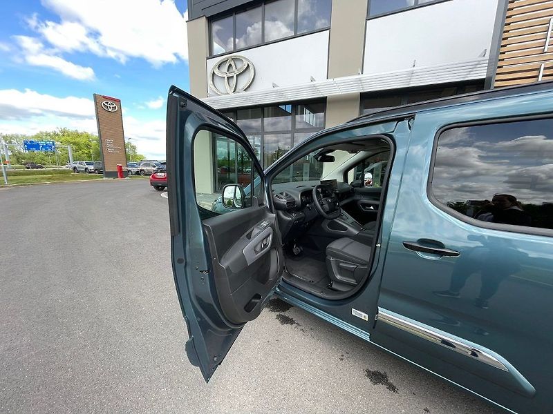 Toyota ProAce City Verso 1.5 D-4D A/T VIP 7S - fotka 15 z 29