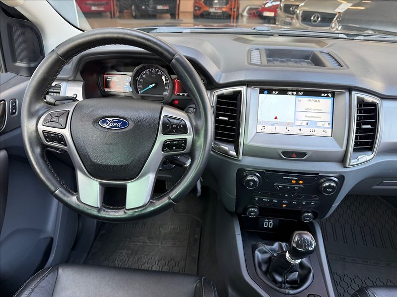 Ford Ranger 3,2 Limited,1maj,man,po servis - fotka 14 z 34
