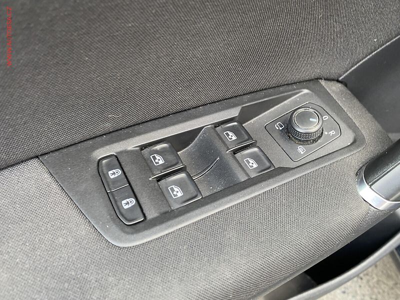 Volkswagen Touran (2021) 2.0 TDi, Comfortline, DSG, - fotka 13 z 19