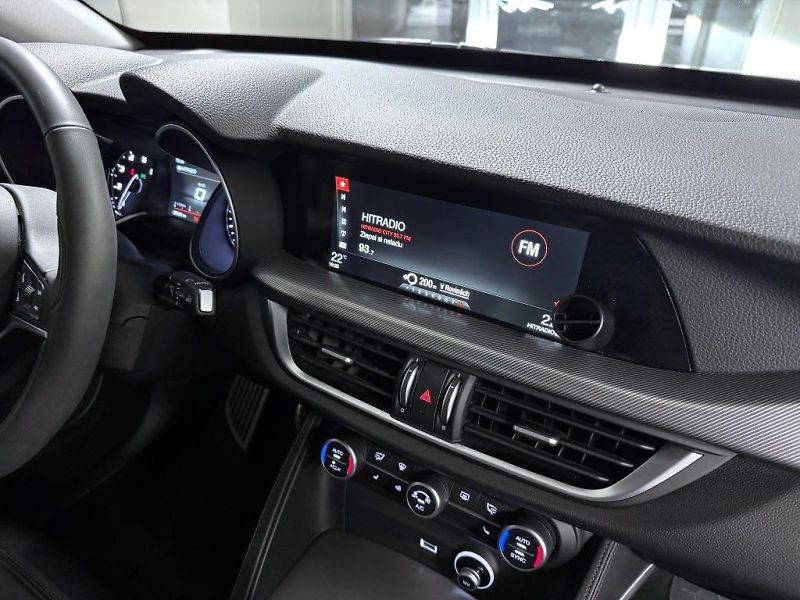 Alfa Romeo Stelvio (2018) 2.0 T 280k AT8 ZF Q4 4x4 Super - fotka 9 z 20
