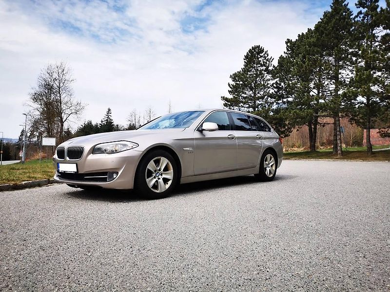 BMW Řada 5 530D XDRIVE TOURING F11 190kW - fotka 17 z 40