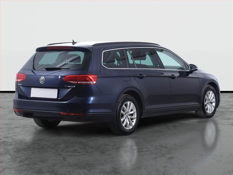 Volkswagen Passat (2017) 1.6 TDI, Automat, Serv.kniha - fotka 5 z 24