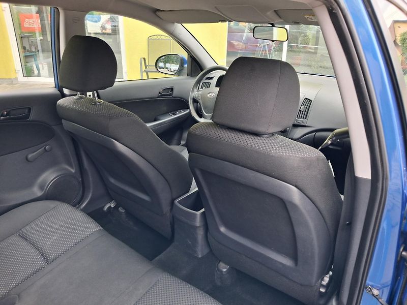 Hyundai i30 (2009) 1,4i  LPG  KLIMA  2x KOLA  - fotka 17 z 33