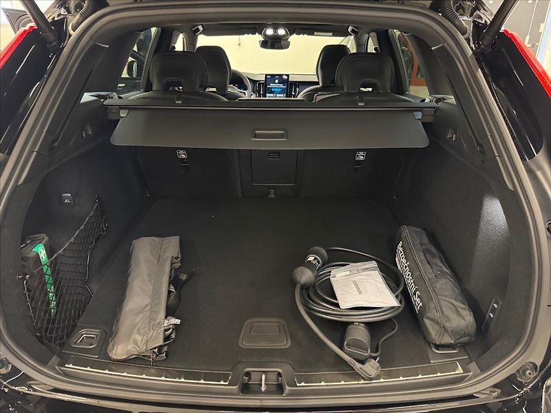 Volvo XC60 2,0  T8 Ultra Black Edition - fotka 12 z 16