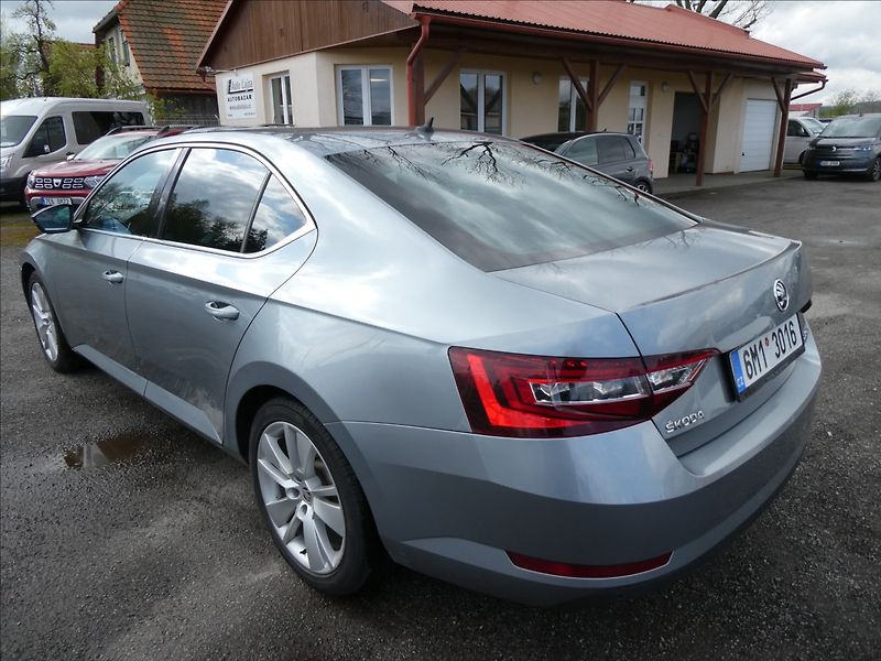 Škoda Superb 2,0 TDi STYLE DSG, 2x kola, ČR - fotka 6 z 43