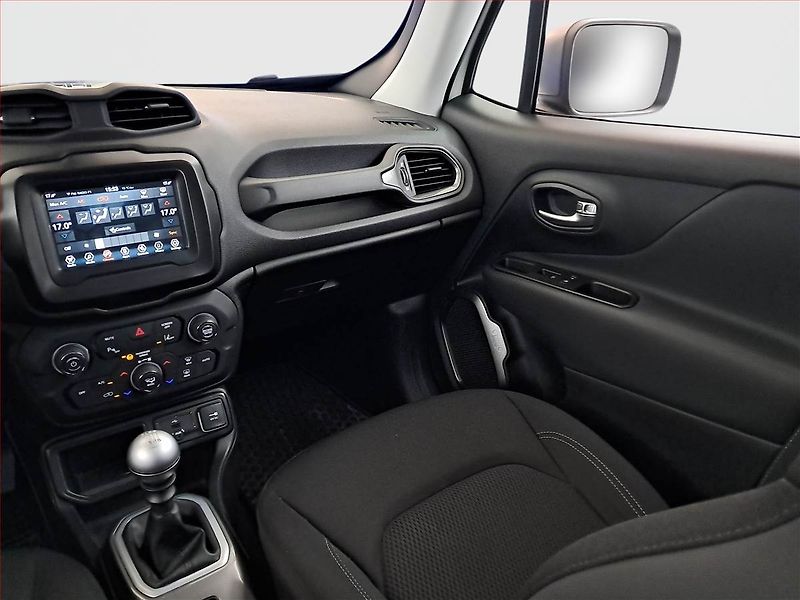 Jeep Renegade (2019) 1.0 T-GDI, Serv.kniha - fotka 8 z 18