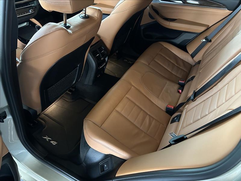 BMW X4 2,0   xDrive,ČR,M-PAKET,SERVIS - fotka 31 z 38