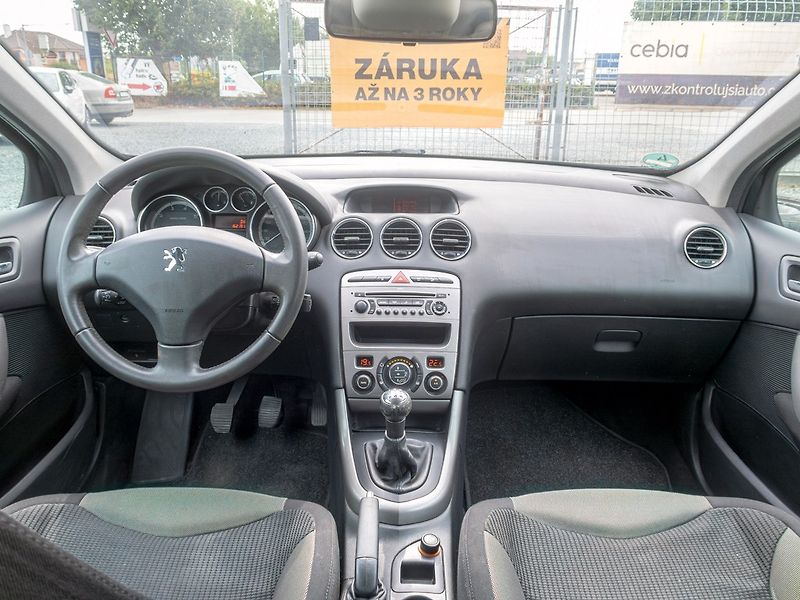 Peugeot 308 (2008) 1.6i 88KW 3DV – 2x KOLA - fotka 12 z 36