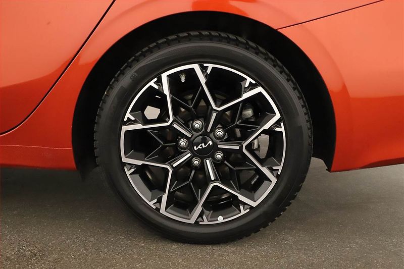 Kia Ceed (2023) GT Line 1.6 CRDi MHEV - fotka 20 z 20