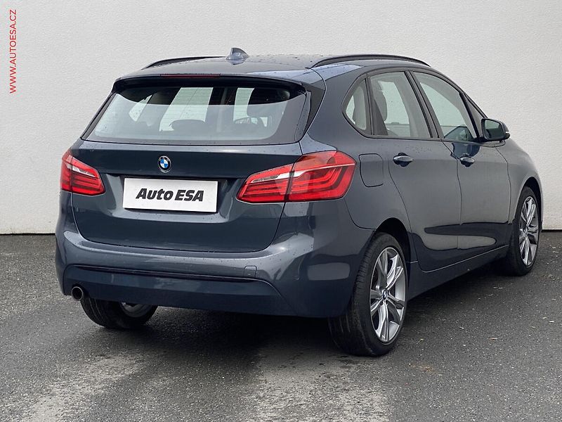 BMW Řada 2 (2015) 2.0 D 218 d, Sport, AT, navi - fotka 4 z 19