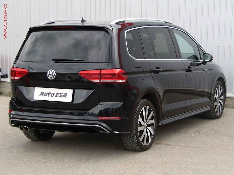 Volkswagen Touran (2018) 2.0 TDi R-Line, DSG, LED - fotka 4 z 21