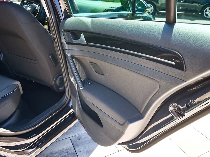 Volkswagen Golf (2014) 2,0 TDI 110 KW Highline - fotka 16 z 35