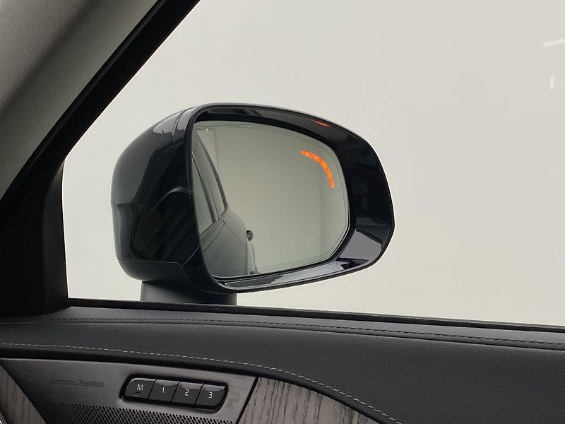 Volvo XC90 B5 AWD DARK PLUS AUT CZ 7m - fotka 40 z 67