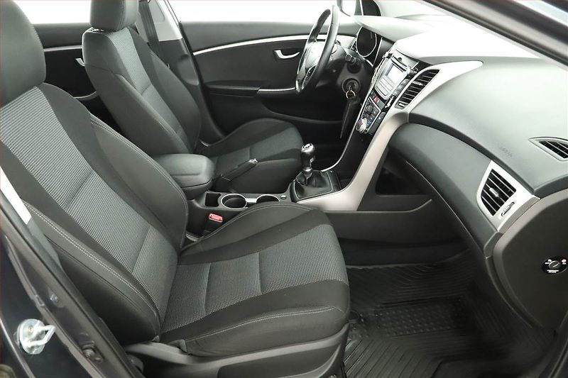 Hyundai i30 (2016) 1.6 MPI, Tempomat - fotka 7 z 13